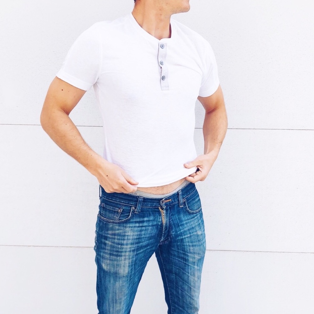Banana Republic Men’s White Vintage Tee